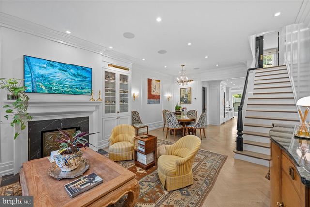 1524 SWANN ST NW, Washington, DC 20009