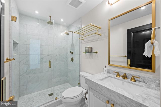 1524 SWANN ST NW, Washington, DC 20009