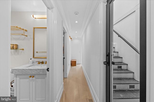 1524 SWANN ST NW, Washington, DC 20009