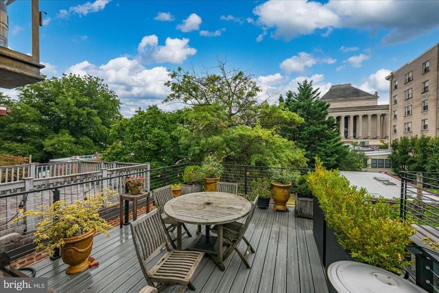 1524 SWANN ST NW, Washington, DC 20009