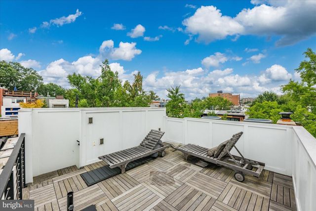 1524 SWANN ST NW, Washington, DC 20009