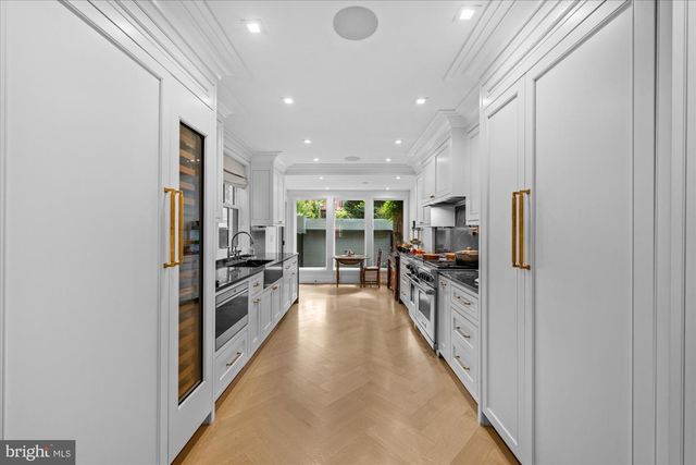 1524 SWANN ST NW, Washington, DC 20009