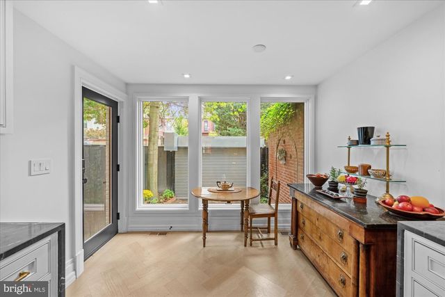 1524 SWANN ST NW, Washington, DC 20009