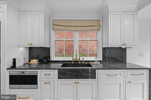 1524 SWANN ST NW, Washington, DC 20009