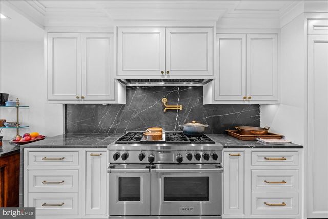 1524 SWANN ST NW, Washington, DC 20009