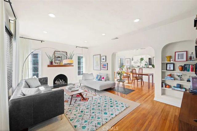 337 Temple Ave, Long Beach, CA 90814