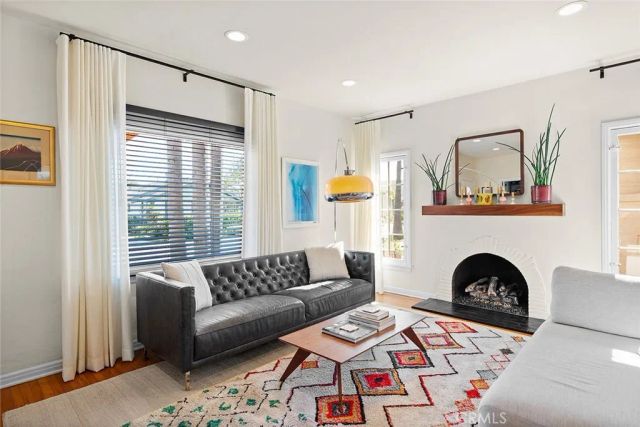 337 Temple Ave, Long Beach, CA 90814