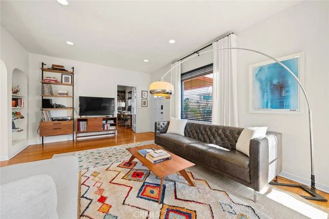 337 Temple Ave, Long Beach, CA 90814