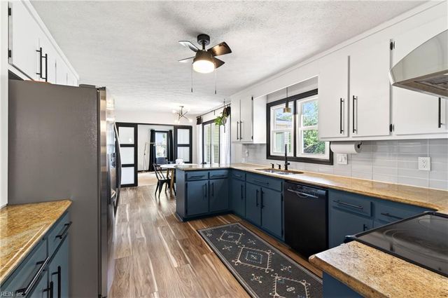 206 Admiral CT, Hampton, VA 23669