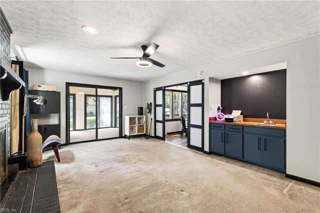 206 Admiral CT, Hampton, VA 23669