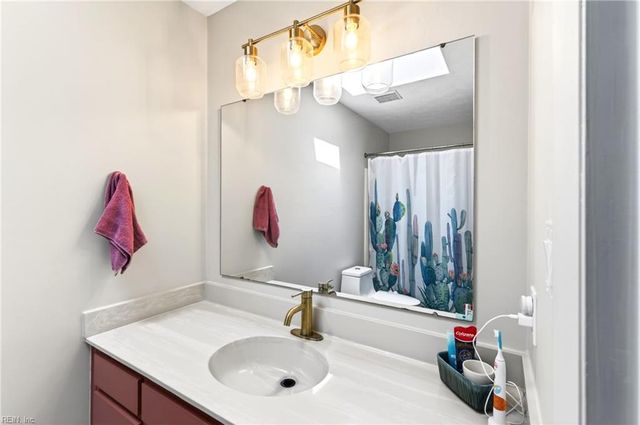 206 Admiral CT, Hampton, VA 23669