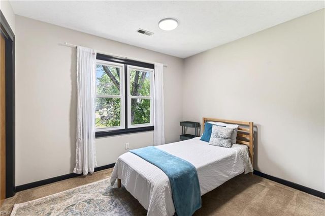 206 Admiral CT, Hampton, VA 23669