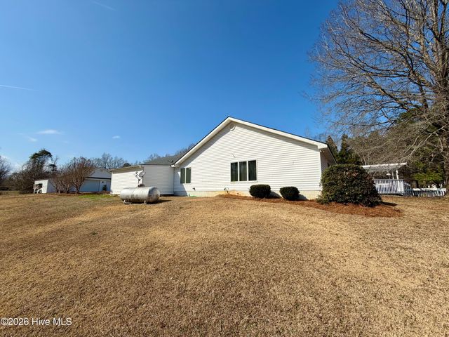 4106 Old Cherry Point Road, New Bern, NC 28560