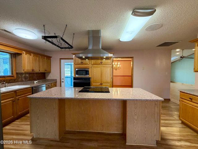 4106 Old Cherry Point Road, New Bern, NC 28560