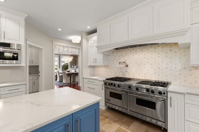 19 Douglas Road, Lexington, MA 02421