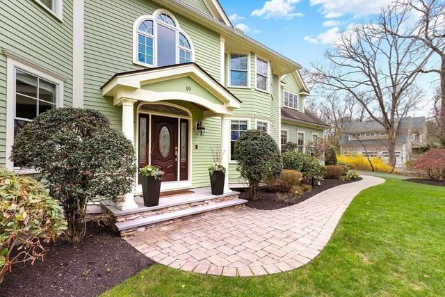19 Douglas Road, Lexington, MA 02421