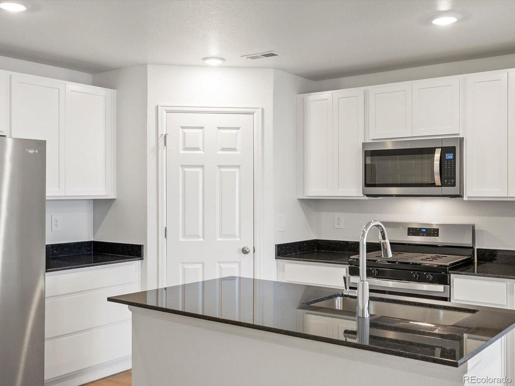21259 E 65th Ave, Aurora, CO 80019
