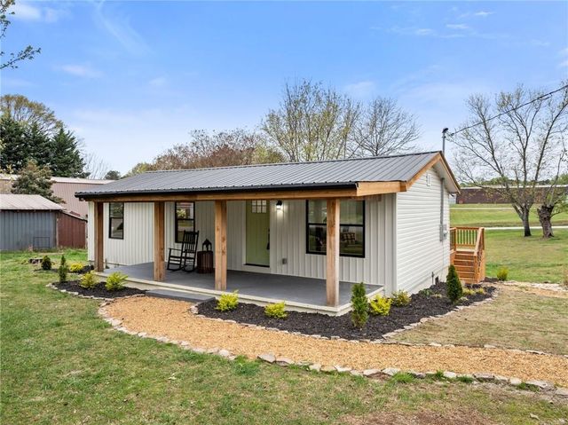 401 Wilbanks Street, Baldwin, GA 30511