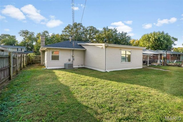 839 Amherst Drive, East Alton, IL 62024