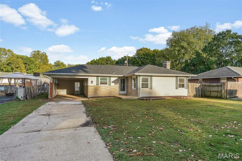 839 Amherst Drive, East Alton, IL 62024