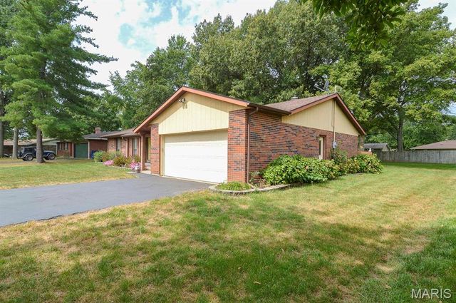 7 Lakeview, Freeburg, IL 62243