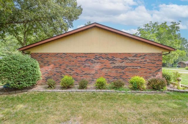 7 Lakeview, Freeburg, IL 62243