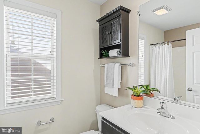 1004 ASHWORTH ST, Mount Joy, PA 17552
