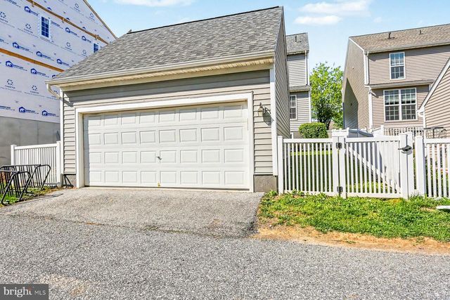 1004 ASHWORTH ST, Mount Joy, PA 17552
