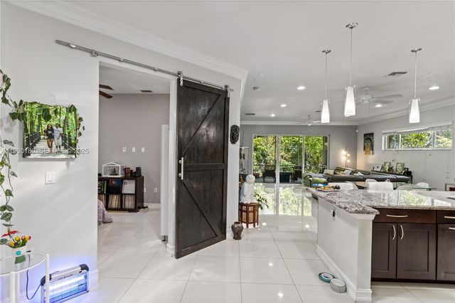 228 SW 4th St, Dania Beach, FL 33004