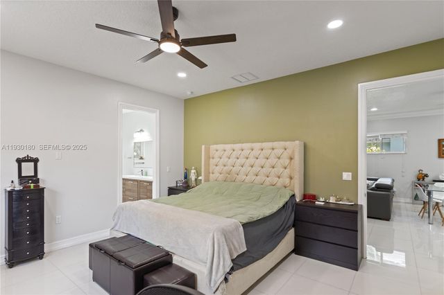 228 SW 4th St, Dania Beach, FL 33004