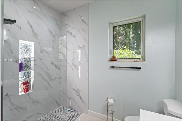 228 SW 4th St, Dania Beach, FL 33004