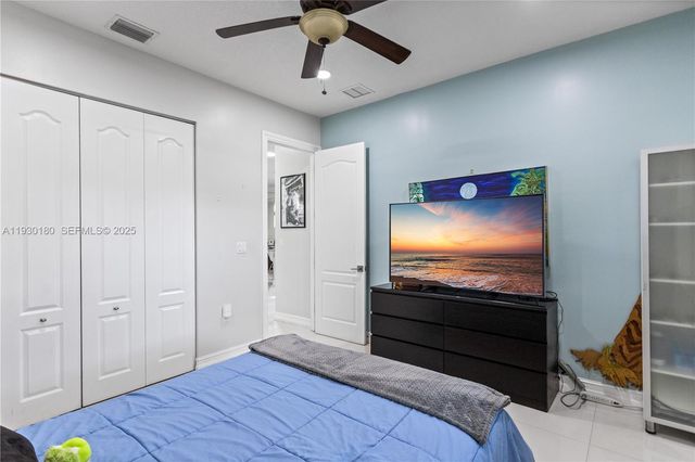 228 SW 4th St, Dania Beach, FL 33004