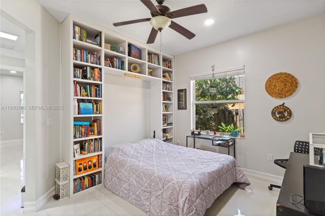 228 SW 4th St, Dania Beach, FL 33004