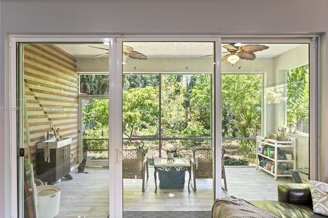 228 SW 4th St, Dania Beach, FL 33004