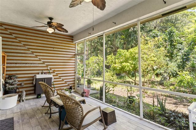 228 SW 4th St, Dania Beach, FL 33004