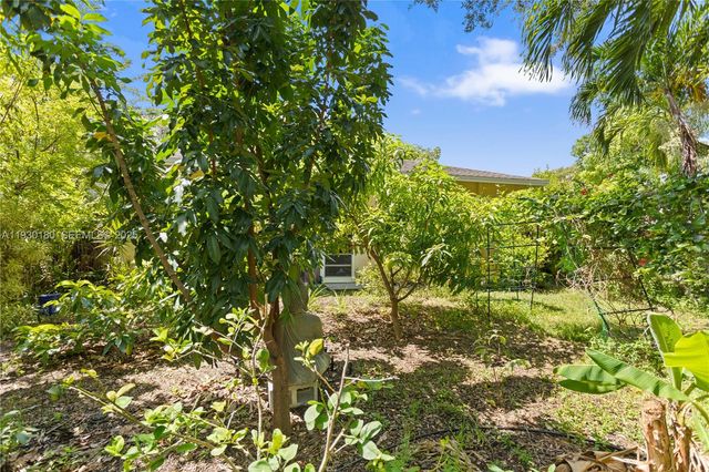 228 SW 4th St, Dania Beach, FL 33004