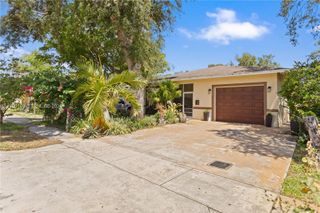 228 SW 4th St, Dania Beach, FL 33004