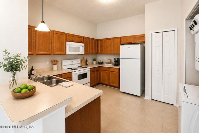 1423 MANOTAK POINT Drive 102, Jacksonville, FL 32210