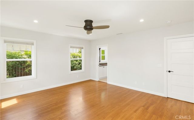 933 W Riviera Dr., Santa Ana, CA 92705