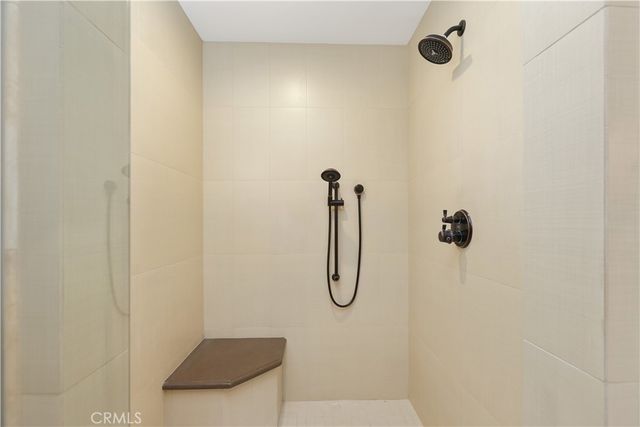 933 W Riviera Dr., Santa Ana, CA 92705