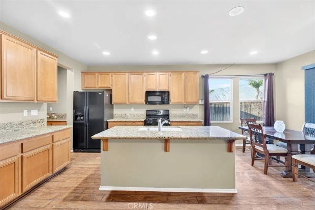 741 Amor, San Jacinto, CA 92582