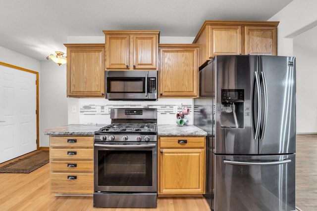 613 Annecy Park CIRCLE, Waterford, WI 53185