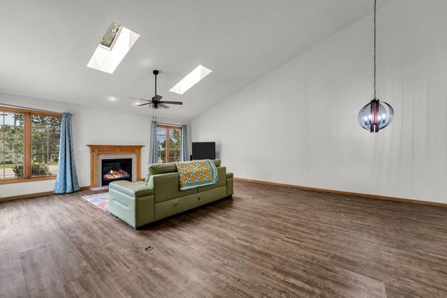 613 Annecy Park CIRCLE, Waterford, WI 53185