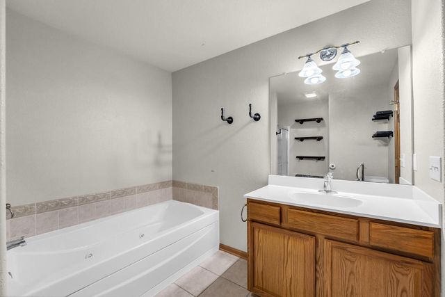 613 Annecy Park CIRCLE, Waterford, WI 53185
