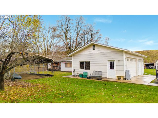 82449 ROSEBROOKE Rd, Milton Freewater, OR 97862