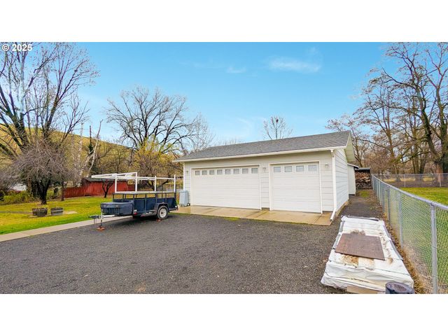 82449 ROSEBROOKE Rd, Milton Freewater, OR 97862