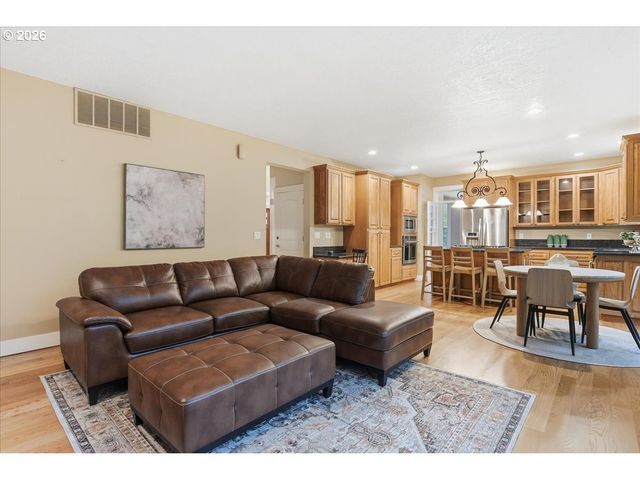 14525 Se DUKE St, Portland, OR 97236