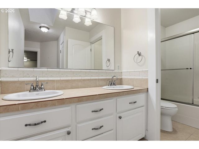 14525 Se DUKE St, Portland, OR 97236