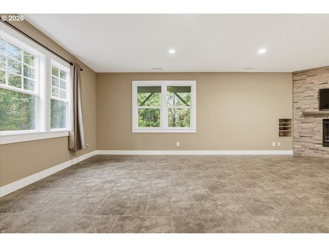 14525 Se DUKE St, Portland, OR 97236