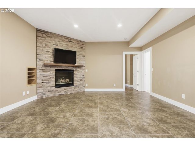 14525 Se DUKE St, Portland, OR 97236